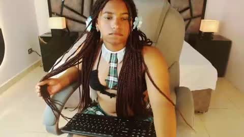 Coral Echeverri online show from June 13, 5:40 am