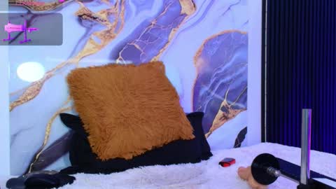 C O R A L  C A L I O P E   online show from March 14, 12:53 pm