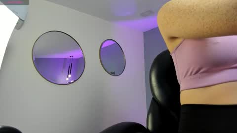 Corinne Russo online show from October 6, 5:36 am