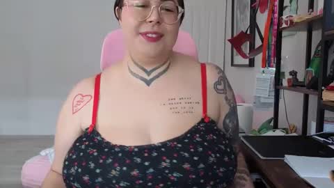 Miss Mei online show from October 4, 7:00 pm