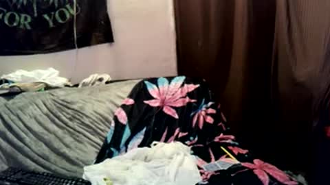 Alaskawildcouple online show from February 5, 1:00 pm