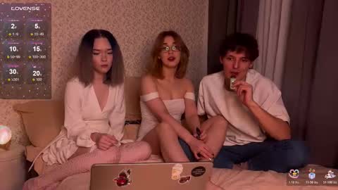 Alex and Mia online show from December 15, 8:05 pm