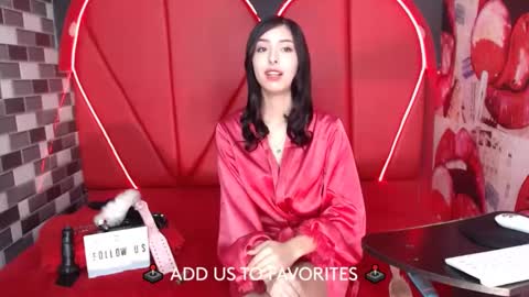 MIA LIZ AND SAM online show from March 7, 8:55 pm