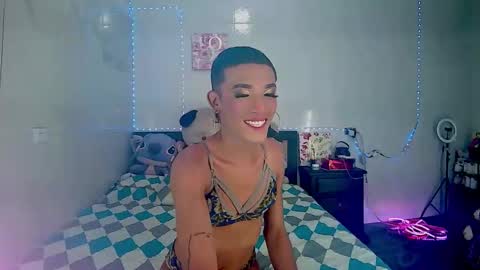 ALEXA  KIM online show from November 4, 7:04 pm