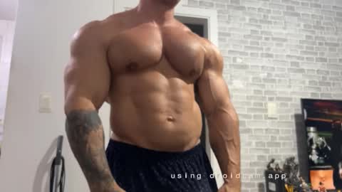 couplemuscle40 online show from February 25, 2:04 am