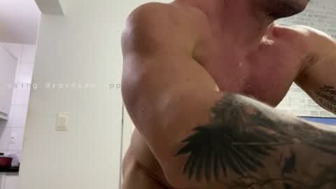 couplemuscle40 online show from July 14, 2:05 am