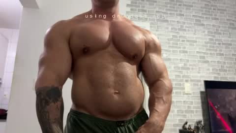 couplemuscle40 online show from July 28, 1:14 am