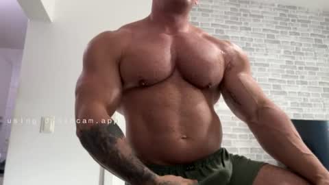 couplemuscle40 online show from July 26, 6:05 pm