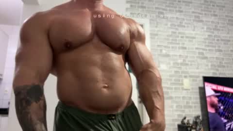 couplemuscle40 online show from July 25, 3:04 am