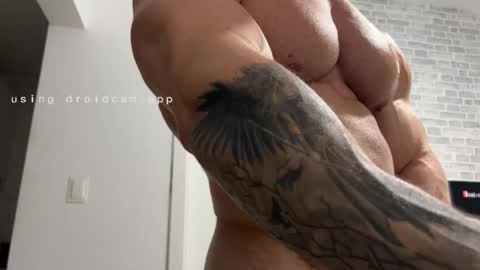 couplemuscle40 online show from December 1, 6:28 pm