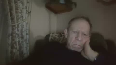 courieral1 online show from November 23, 7:06 am