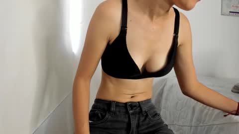 Snapshot of cowmarce chatting on September 15, 12:28 pm Marce  Online 1pm - 7pm gmt-5 online show from September 15, 12:28 pm