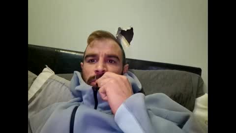 cozzyfella97 online show from October 5, 8:49 pm