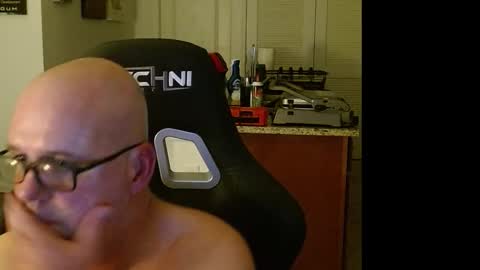 Crazy Beyond Cute online show from December 19, 2:29 am