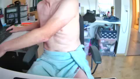 Snapshot of crazystef42 chatting on September 18, 7:01 am crazystef42 online show from September 18, 7:01 am