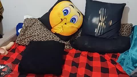 creamyhub online show from October 23, 10:06 am