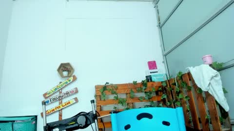 cris_dulce online show from April 11, 6:23 pm