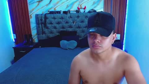 CRISANDMERY online show from July 19, 6:49 am