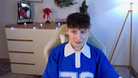 Chris online show from December 14, 3:18 pm