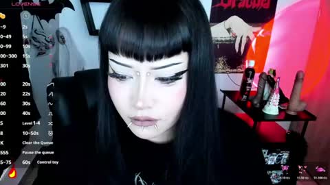 Cris online show from June 25, 9:20 pm