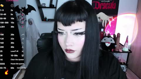 Cris online show from October 3, 1:19 pm