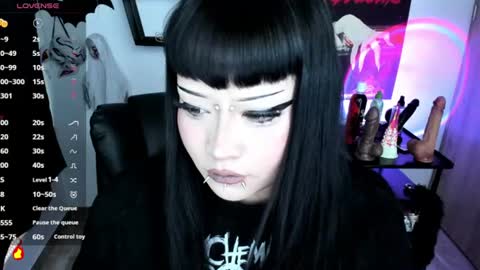 Cris online show from June 23, 9:43 pm