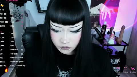 Cris online show from July 2, 5:29 pm