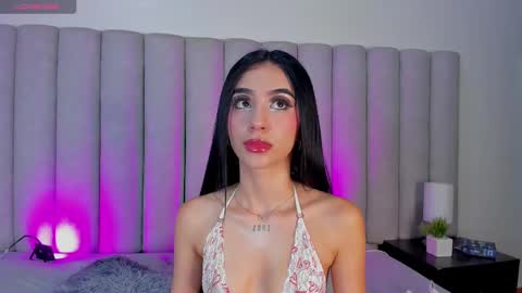Snapshot of cristalcornner_ chatting on March 3, 7:39 pm Nicole Connection time 220pm-910pmCol online show from March 3, 7:39 pm