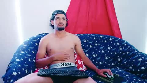 Snapshot of cristian_gp chatting on October 9, 3:12 am cristian gp online show from October 9, 3:12 am