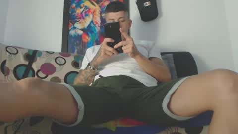 criistofer online show from February 8, 4:36 am