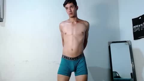 Snapshot of cristofer_hot98 chatting on February 13, 5:48 am Cristofer online show from February 13, 5:48 am