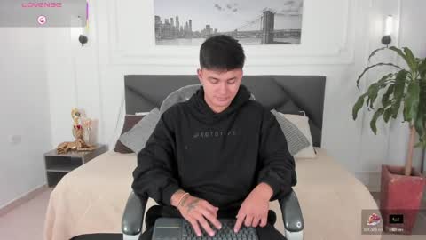 Cristopher online show from May 19, 2:24 pm