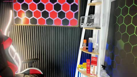 Cristopher  online show from April 17, 9:50 pm