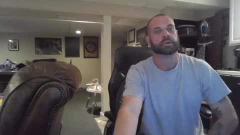 Snapshot of crm400 chatting on October 11, 12:48 am billybasement online show from October 11, 12:48 am