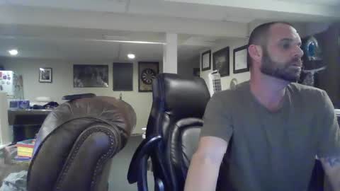 Snapshot of crm400 chatting on October 4, 1:03 am billybasement online show from October 4, 1:03 am