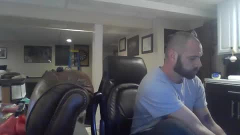 Snapshot of crm400 chatting on October 25, 1:17 am billybasement online show from October 25, 1:17 am