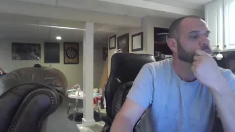 Snapshot of crm400 chatting on October 1, 12:21 am billybasement online show from October 1, 12:21 am