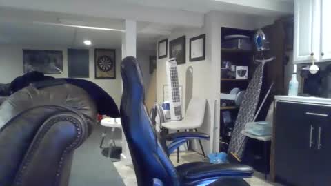 Snapshot of crm400 chatting on September 21, 1:53 am billybasement online show from September 21, 1:53 am