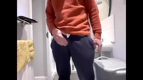 Snapshot of croup45 chatting on February 27, 10:33 am croup45 online show from February 27, 10:33 am