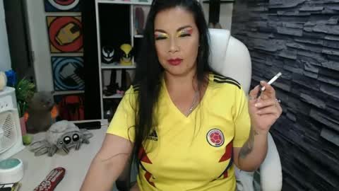 cruela_deviil online show from June 24, 12:39 am