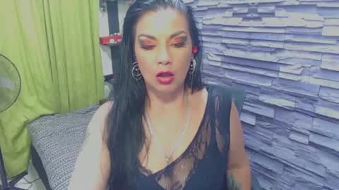 cruela_deviil online show from February 27, 8:24 am