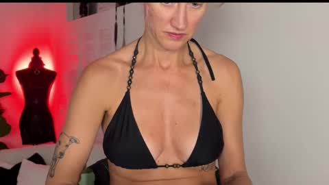 CruellaCuck online show from February 9, 1:20 am