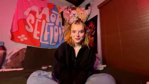 Kiki Shae online show from February 9, 7:23 am