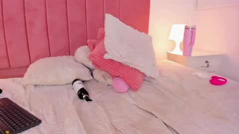  Crystal  online show from February 22, 7:23 am