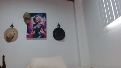 Crystal Blaze online show from February 6, 9:28 pm