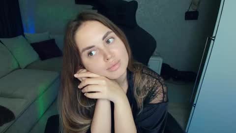 crystalemily online show from November 17, 8:11 pm