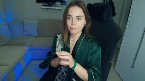 crystalemily online show from June 2, 7:16 pm