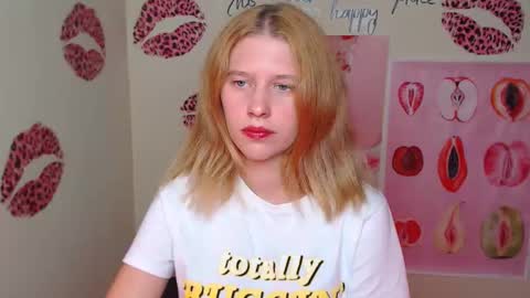 Stella online show from September 20, 6:44 pm