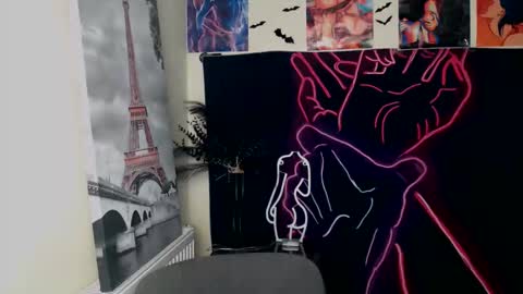 Stella online show from October 17, 5:50 pm