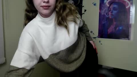 Stella online show from April 11, 6:45 pm